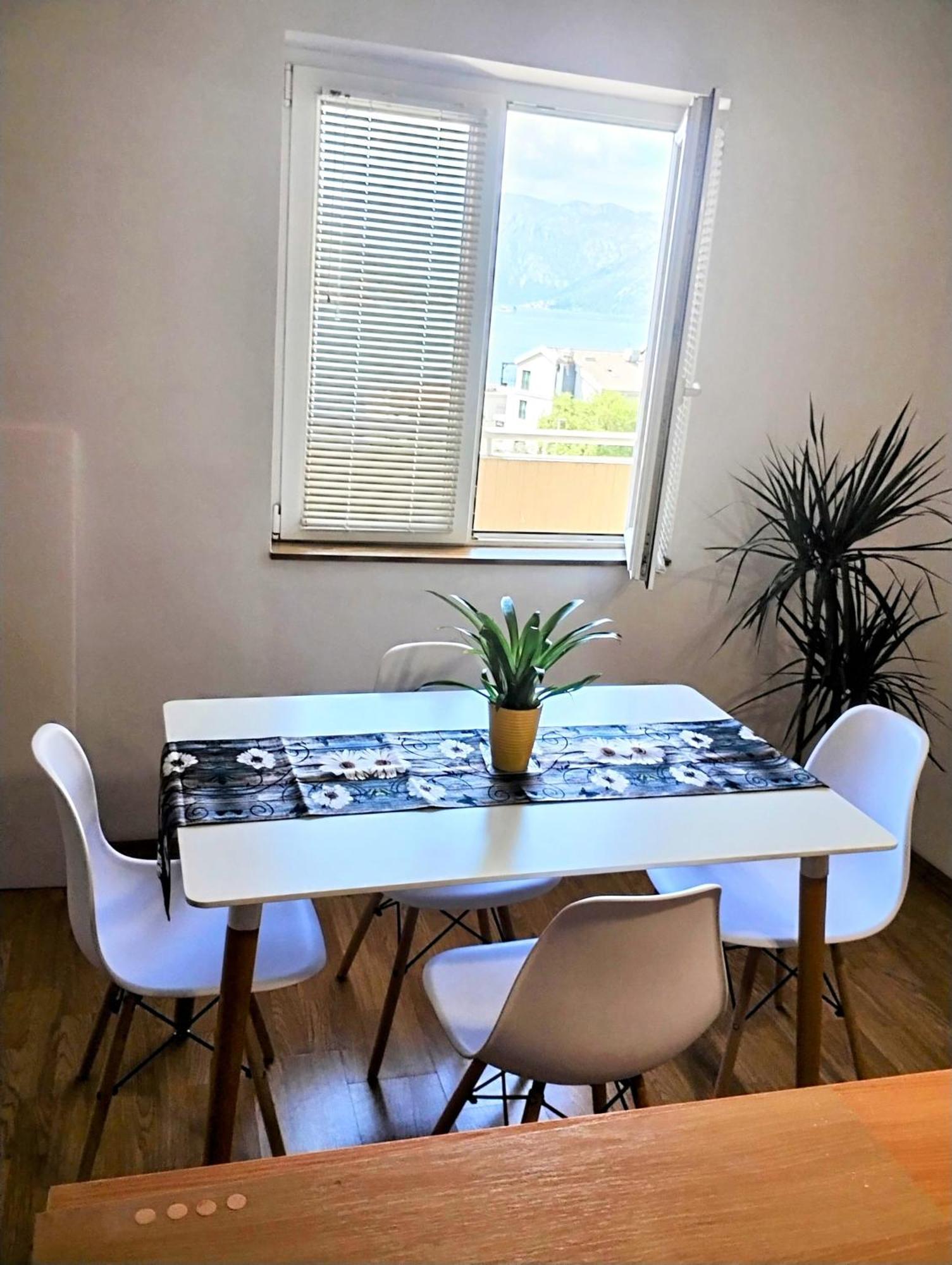 Apartment Bella Vista Kotor Luaran gambar